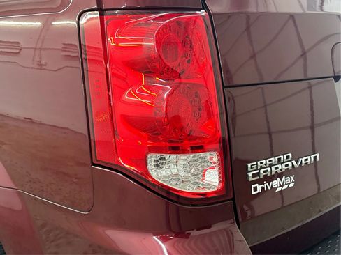Used 2019 Dodge Grand Caravan SE image 34