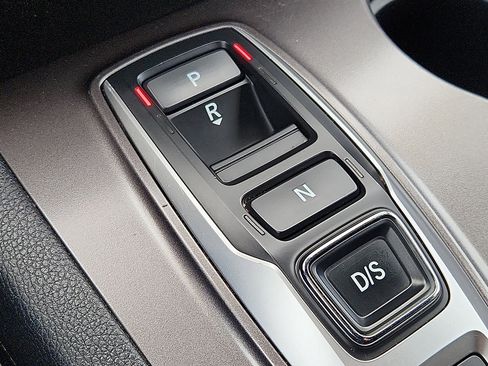 Used 2022 Honda Pilot Sport image 16