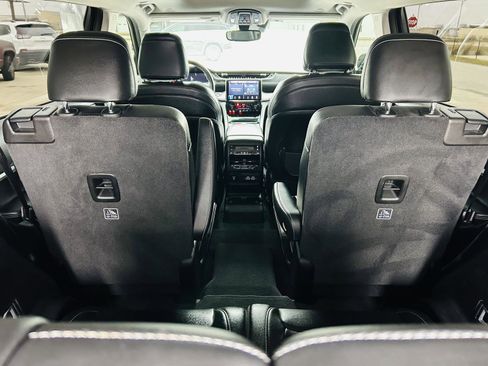 Used 2022 Jeep Grand Cherokee L Limited image 34