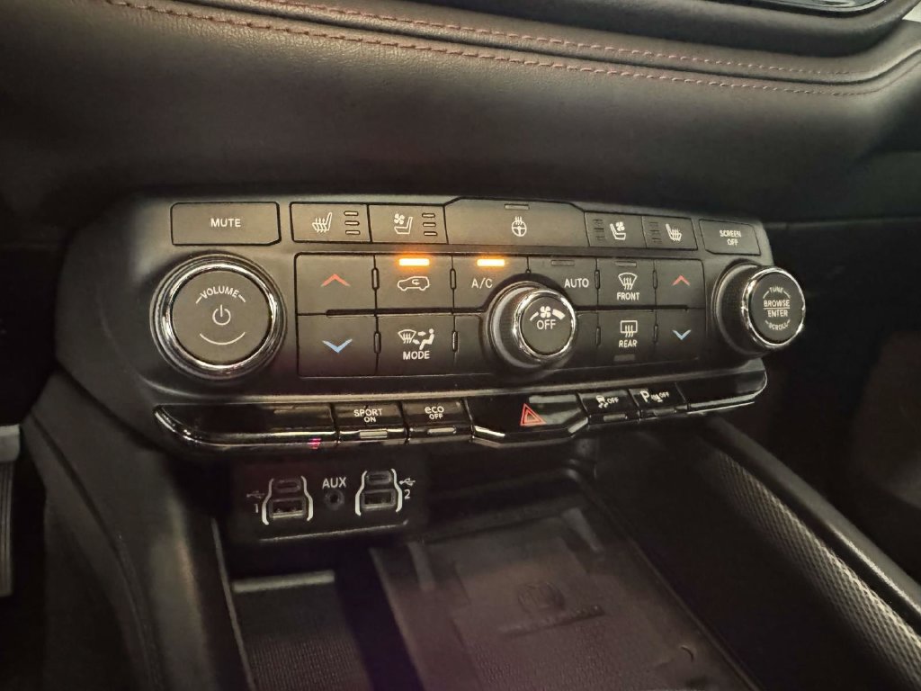 Used 2022 Dodge Durango R/T w/ Blacktop Package AWD/4WD image 24