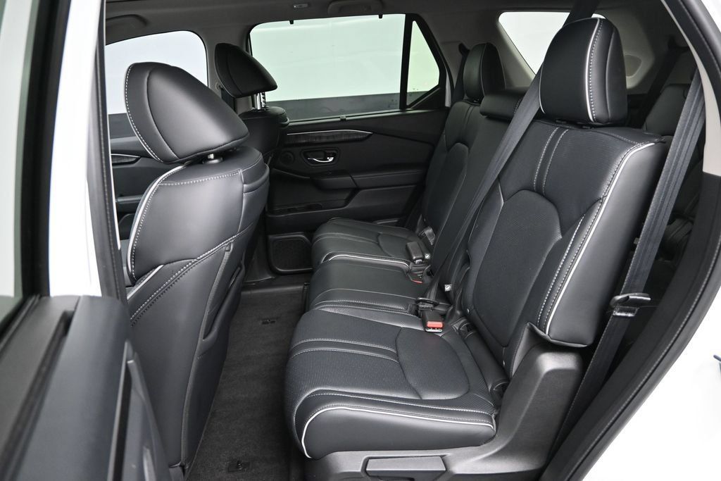 Used 2023 Honda Pilot Elite image 18
