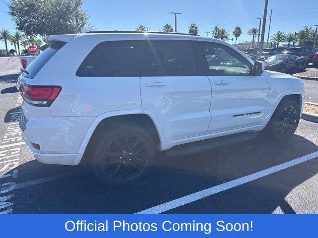 Used 2020 Jeep Grand Cherokee Altitude AWD/4WD image 4