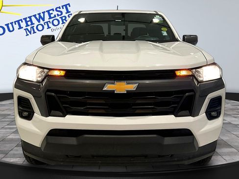 Used 2024 Chevrolet Colorado LT w/ LT Convenience Package AWD/4WD image 2