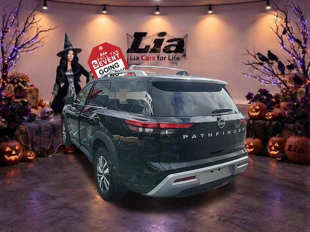 Used 2025 Nissan Pathfinder SL AWD/4WD image 6
