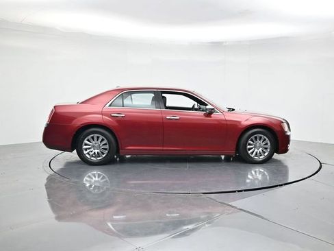 Used 2013 Chrysler 300 RWD image 2