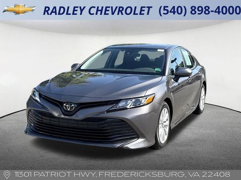 Used 2019 Toyota Camry LE image 1