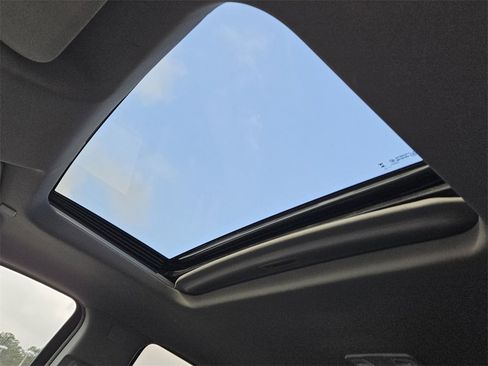 Certified 2024 GMC Sierra 1500 SLT w/ SLT Premium Plus Package image 20