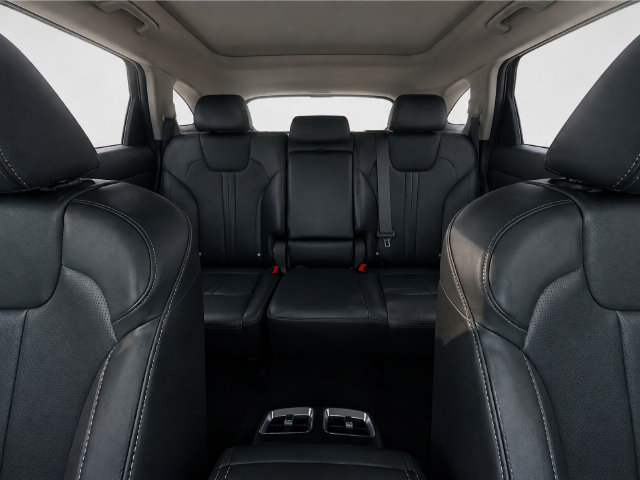 Used 2024 Kia Sorento S w/ Panoramic Sunroof Package FWD image 16