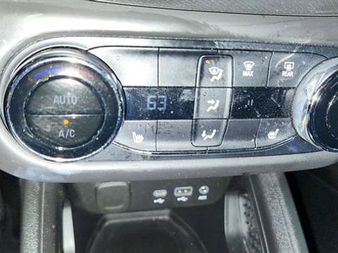Used 2023 Chevrolet TrailBlazer LT w/ Convenience Package FWD image 17