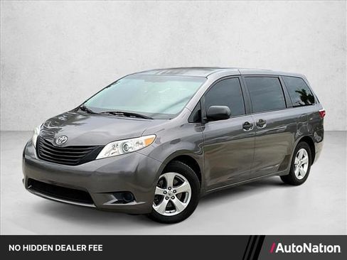 Used 2017 Toyota Sienna L FWD image 1