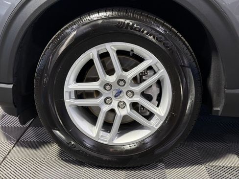 Used 2025 Ford Explorer Active RWD image 16