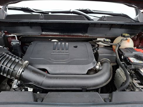 Certified 2023 GMC Acadia SLE image 29