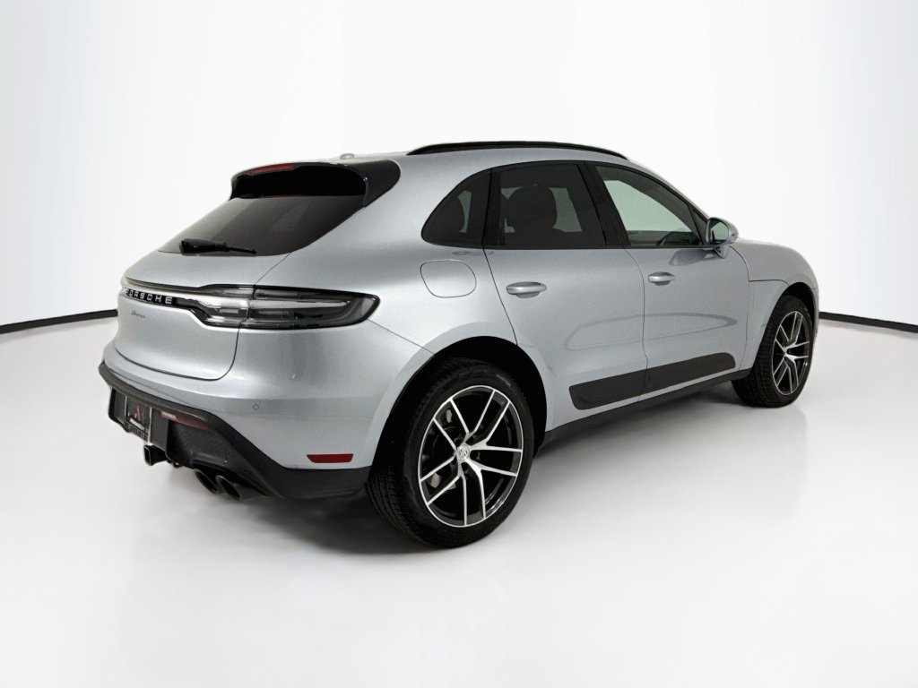 Certified 2025 Porsche Macan AWD/4WD image 7