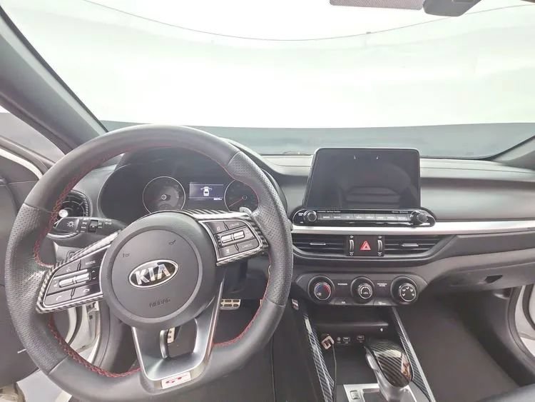 Used 2021 Kia Forte GT w/ GT2 Package FWD image 9