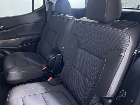 Used 2023 GMC Acadia SLE w/ Driver Convenience Package image 12