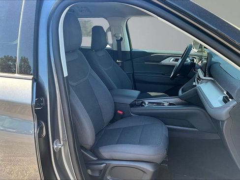 New 2026 Ford Explorer Active AWD/4WD image 11