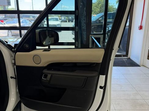 Used 2020 Land Rover Discovery SE AWD/4WD image 26