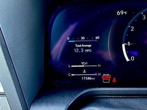 Used 2024 Lexus GX 550 image 17