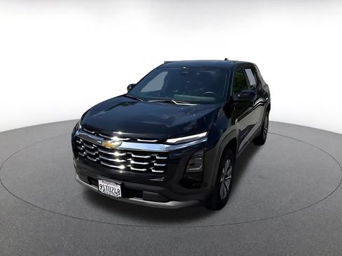 Used 2025 Chevrolet Equinox LT FWD image 7