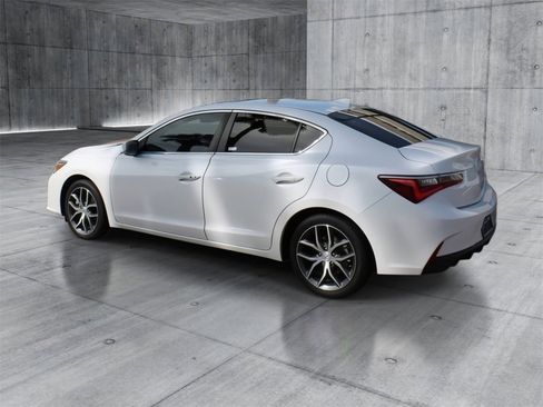 Used 2022 Acura ILX w/ Premium Package image 3