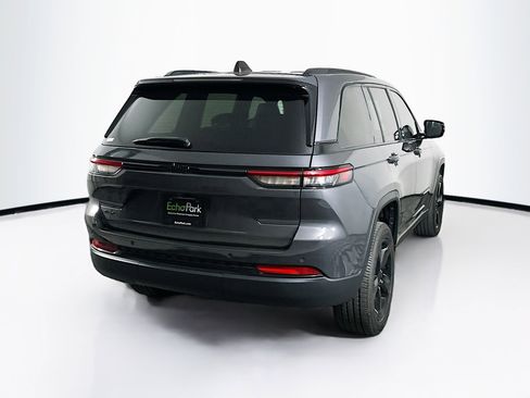 Used 2023 Jeep Grand Cherokee Altitude image 9