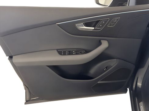 Used 2019 Audi Q8 Prestige w/ Adaptive Chassis Package image 14