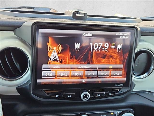Used 2021 Jeep Wrangler Unlimited Sahara AWD/4WD image 13