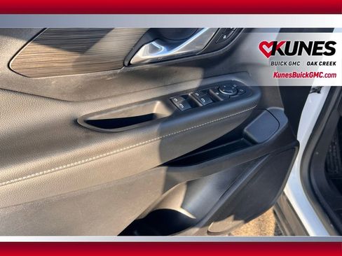 Used 2024 GMC Terrain SLE image 13