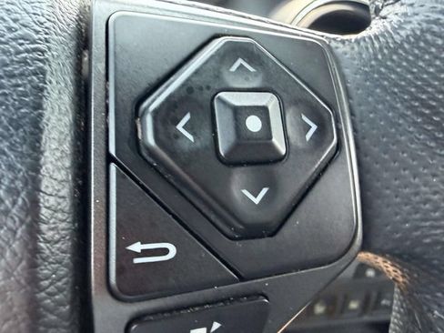 Used 2016 Toyota Tacoma TRD Off-Road w/ Premium & Technology Package RWD image 20