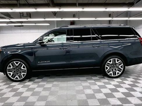 Used 2025 Ford Expedition Max Platinum w/ Platinum Ultimate Package AWD/4WD image 14