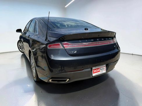 Used 2013 Lincoln MKZ FWD image 5