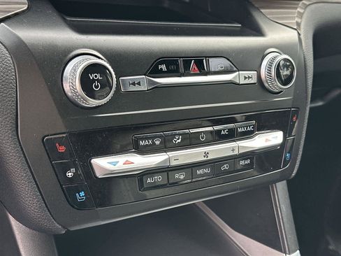 Used 2020 Ford Explorer Limited image 27