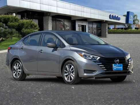Used 2025 Nissan Versa SV image 10
