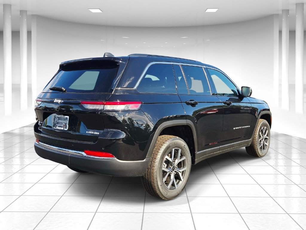 New 2027 Jeep Grand Cherokee Laredo X AWD/4WD image 3