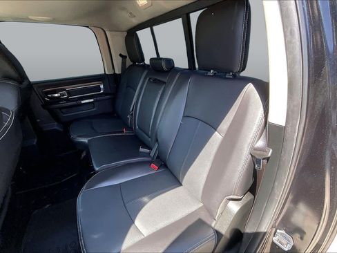 Used 2018 RAM 1500 Laramie w/ Convenience Group AWD/4WD image 21