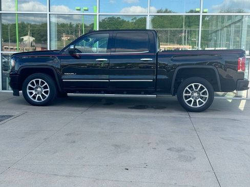 Used 2016 GMC Sierra 1500 Denali w/ Enhanced Driver Alert Package AWD/4WD image 18