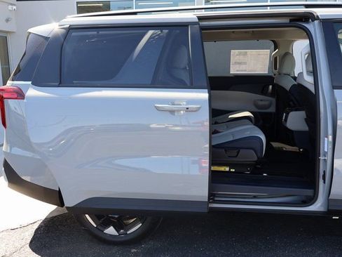 New 2026 Kia Carnival EX FWD image 13