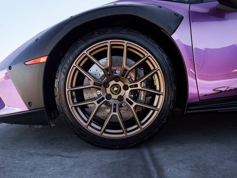 Used 2024 Lamborghini Huracan Sterrato image 3