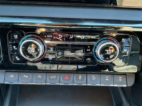 Used 2025 GMC Sierra 1500 AT4X image 21