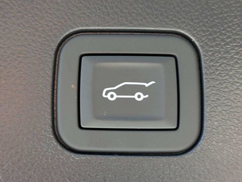 Used 2026 Chevrolet Equinox LT w/ Convenience Package II FWD image 13