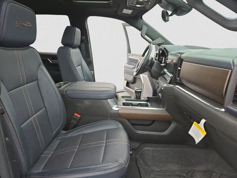 Used 2023 Chevrolet Silverado 1500 High Country w/ High Country Premium Package image 17