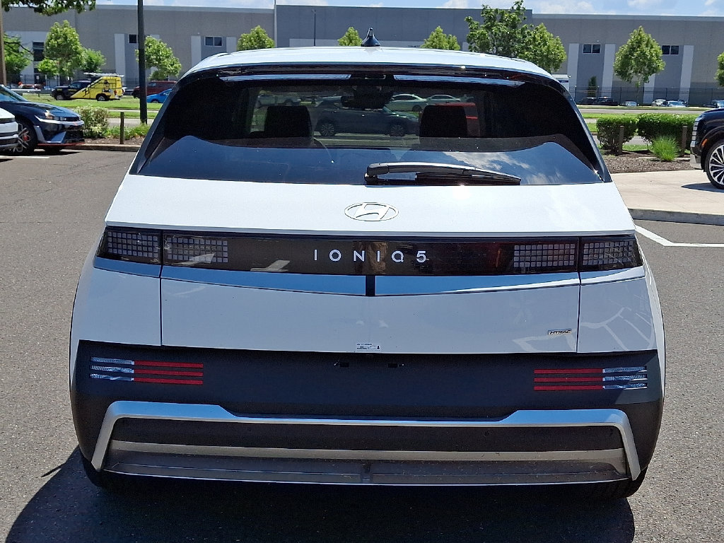 New 2025 Hyundai Ioniq 5 SE AWD/4WD image 5