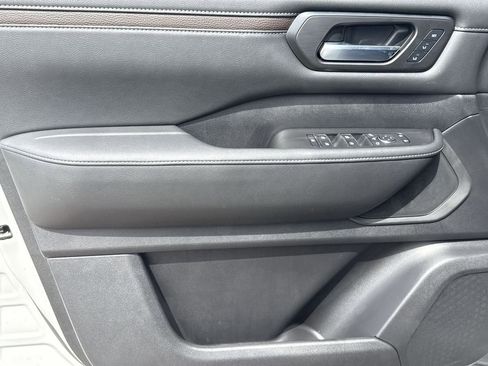 New 2026 Nissan Armada SL w/ Captain's Chari Seat Package image 19