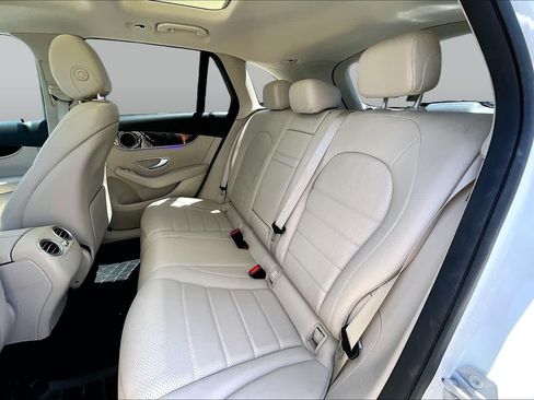 Used 2021 Mercedes-Benz GLC 300 image 21