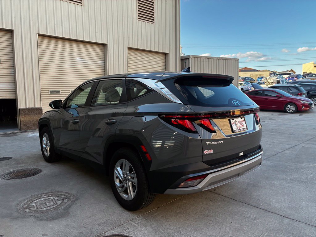 Used 2026 Hyundai Tucson SE FWD image 3