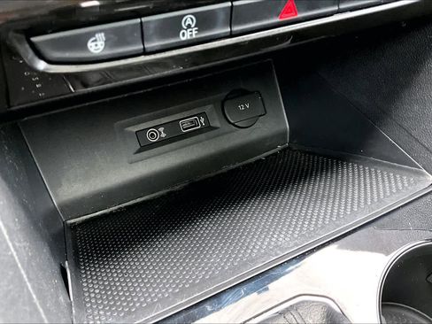 Used 2019 Volkswagen Atlas SEL FWD image 32