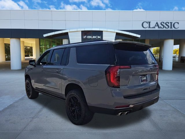 Used 2025 GMC Yukon XL AT4 Ultimate AWD/4WD image 7