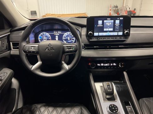 Used 2024 Mitsubishi Outlander SEL image 12