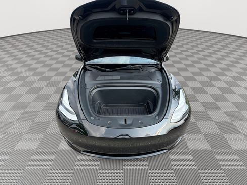 Used 2021 Tesla Model Y Long Range AWD/4WD image 17