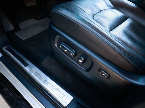 Used 2017 Toyota Land Cruiser image 58